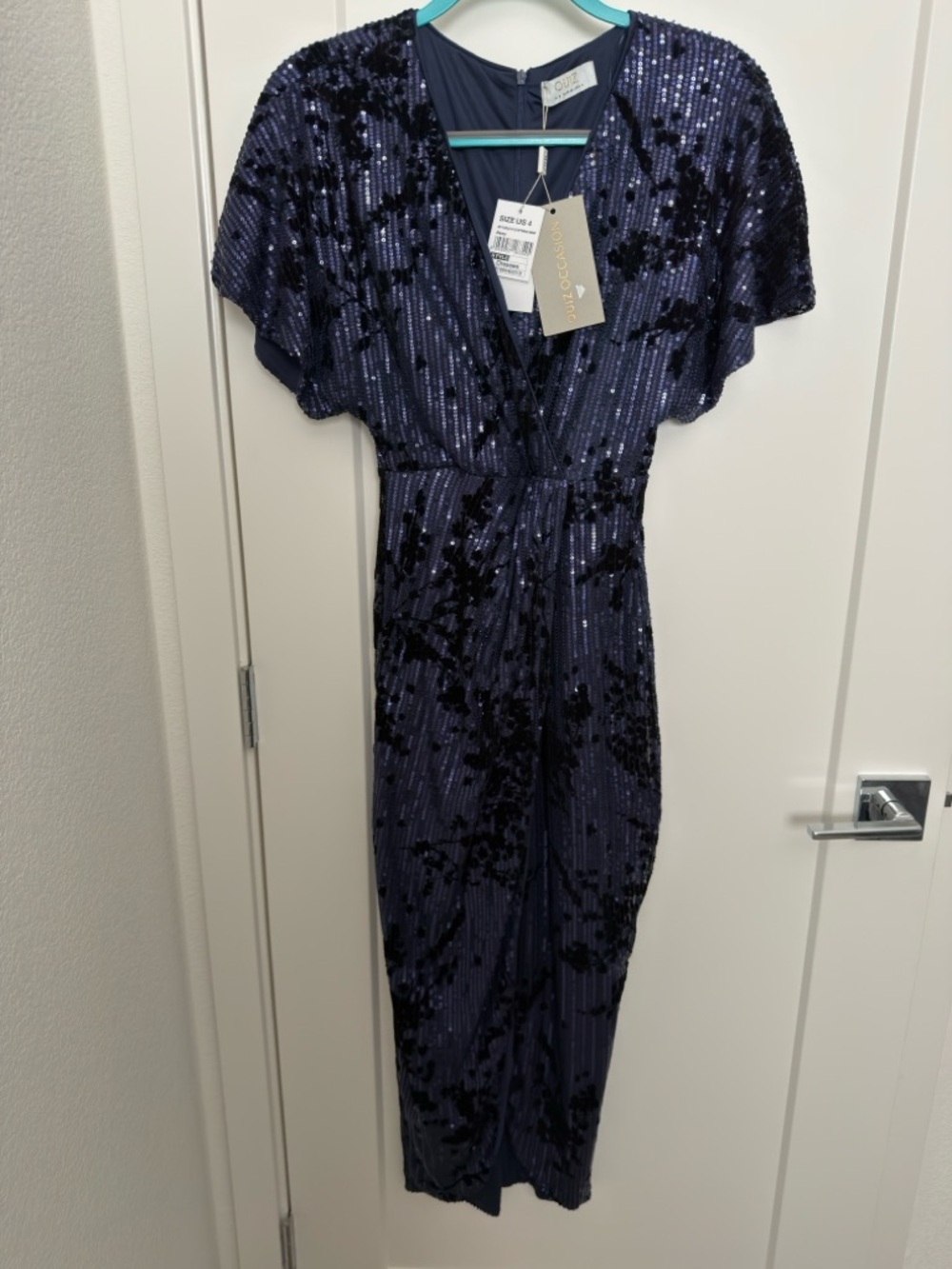 Quiz Occasions Navy and Black Sequin V-Neck Midi Dress - size 4